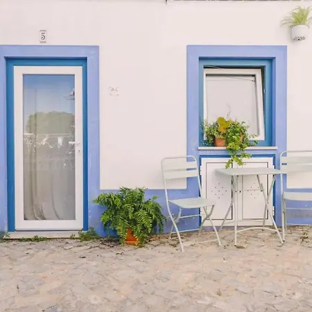 Townhouse Near Lighthouse & Big Waves Apartment Nazare